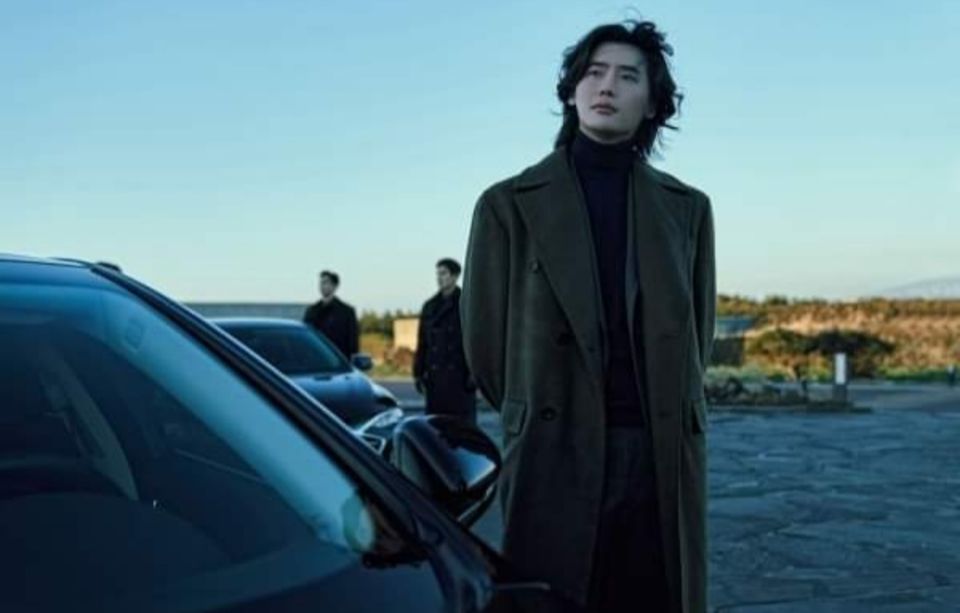 这些韩国万人迷——李钟硕、张东润等——留长发看起来非常迷人