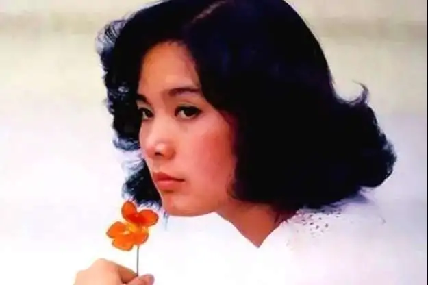 谁说她们只能演妈妈?这9位女星年轻时颜值惊人,不输现在流量花