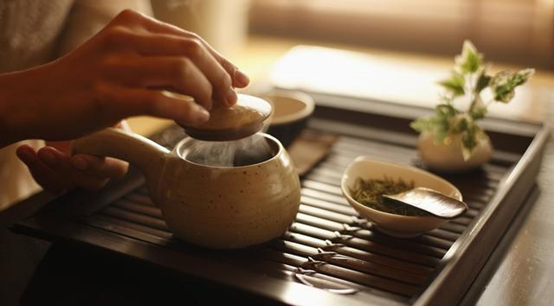 茶叶怎么储存最好，到底能不能放冰箱？很多人都做错了