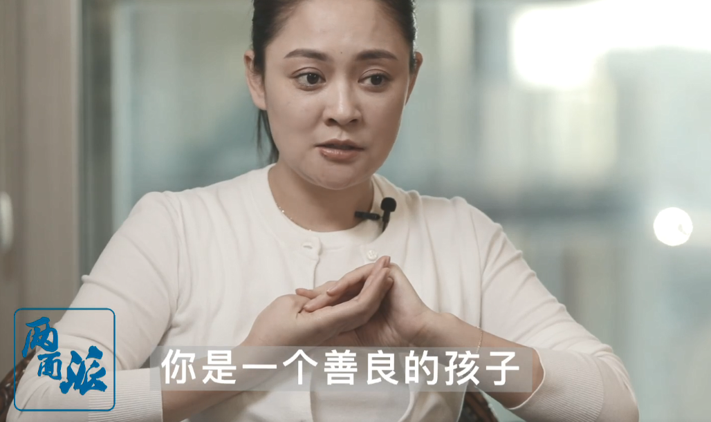 离婚13年后，连奕名和陈佳妍的生活状况有何不同？