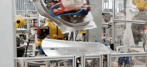 都在明年！马斯克：赛博皮卡和人形机器人量产“明年一定”