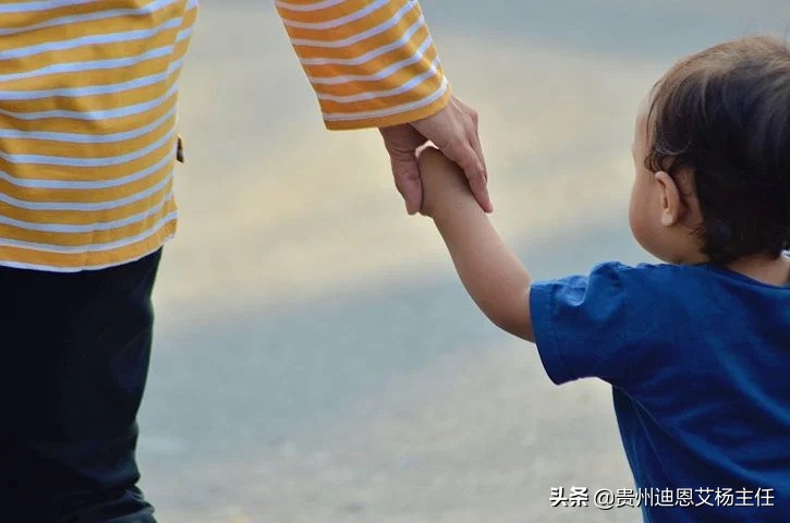 亲子鉴定多钱(亲子鉴定大概花多少钱？)