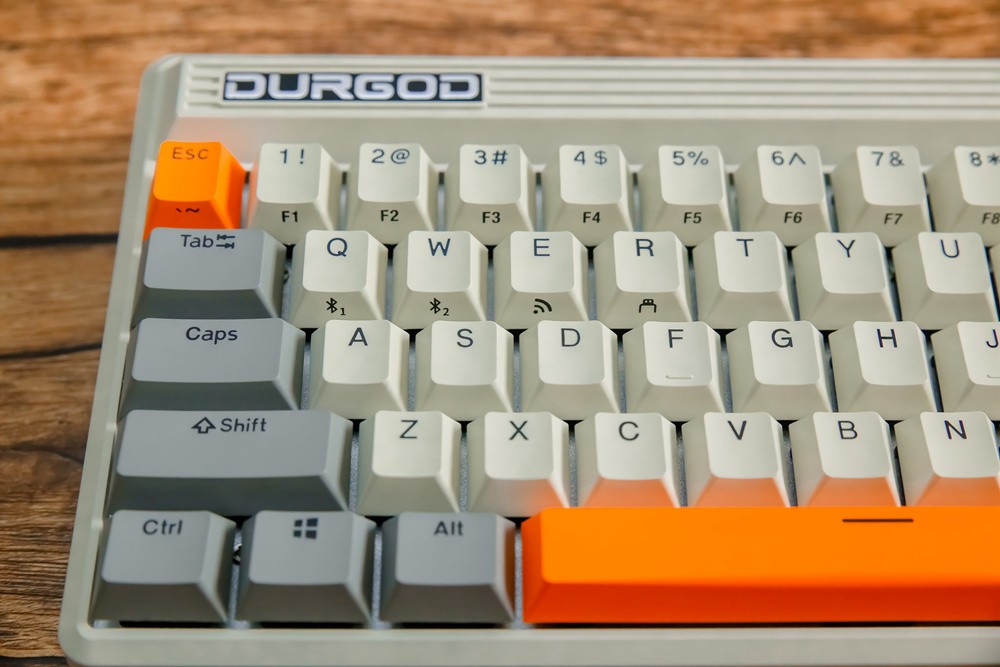 闪回80s电玩时代，致敬怀旧经典，杜伽FUSION三模机械键盘初体验