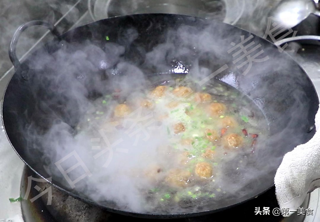 豬肉丸子的做法,豬肉丸子的做法及配方