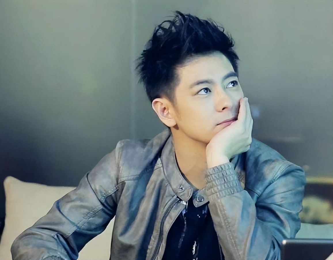 娃娃脸我只服这12位明星！有人30岁还能演高中生，个个青春永驻