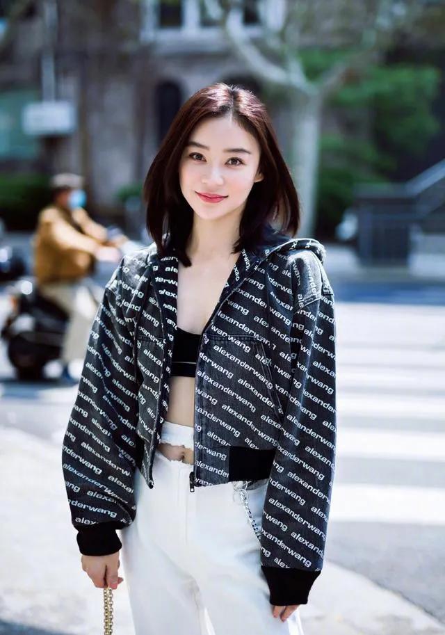 袁姗姗，25张精美的照片