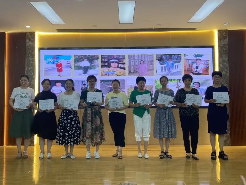 石家莊市神興小學“博愛杯”頒獎儀式(圖21) 石家莊市神興小學“博愛杯”頒獎儀式(圖21)