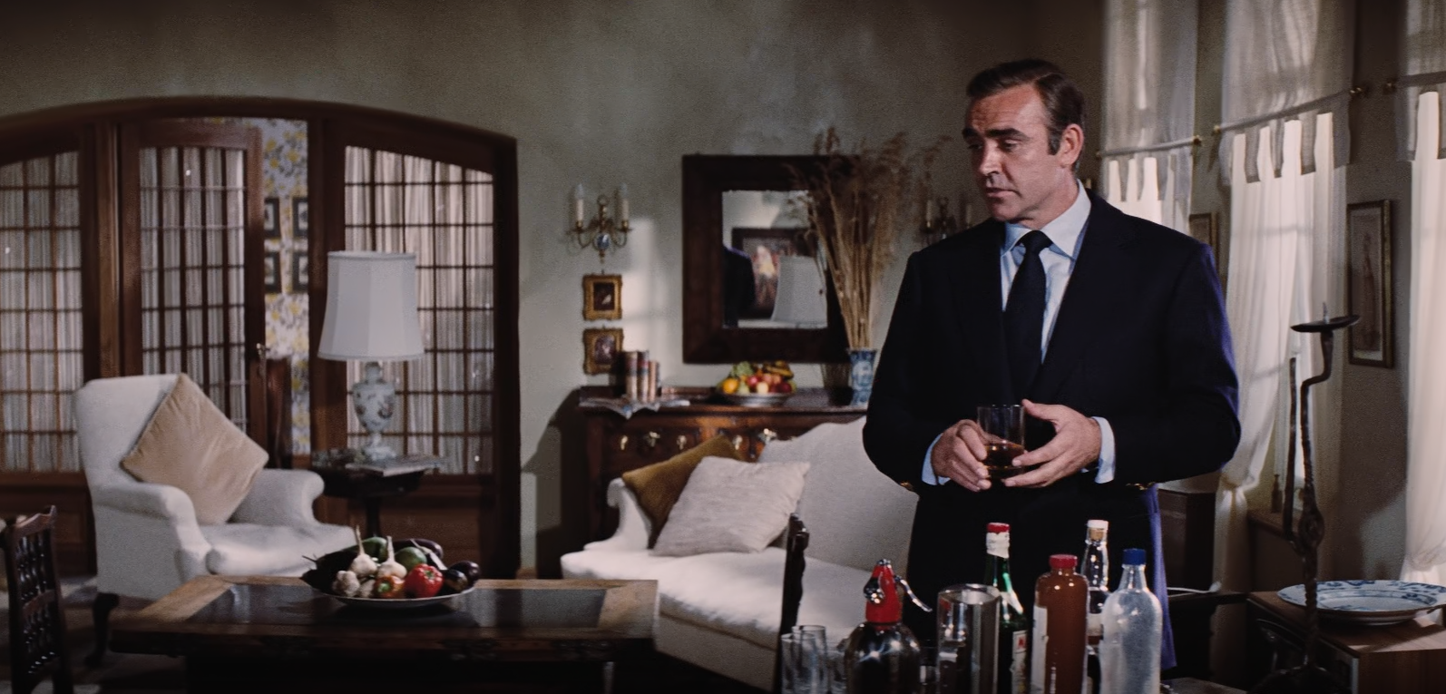 007系列电影第七部《007金刚钻》看邦德如何破获钻石失踪案
