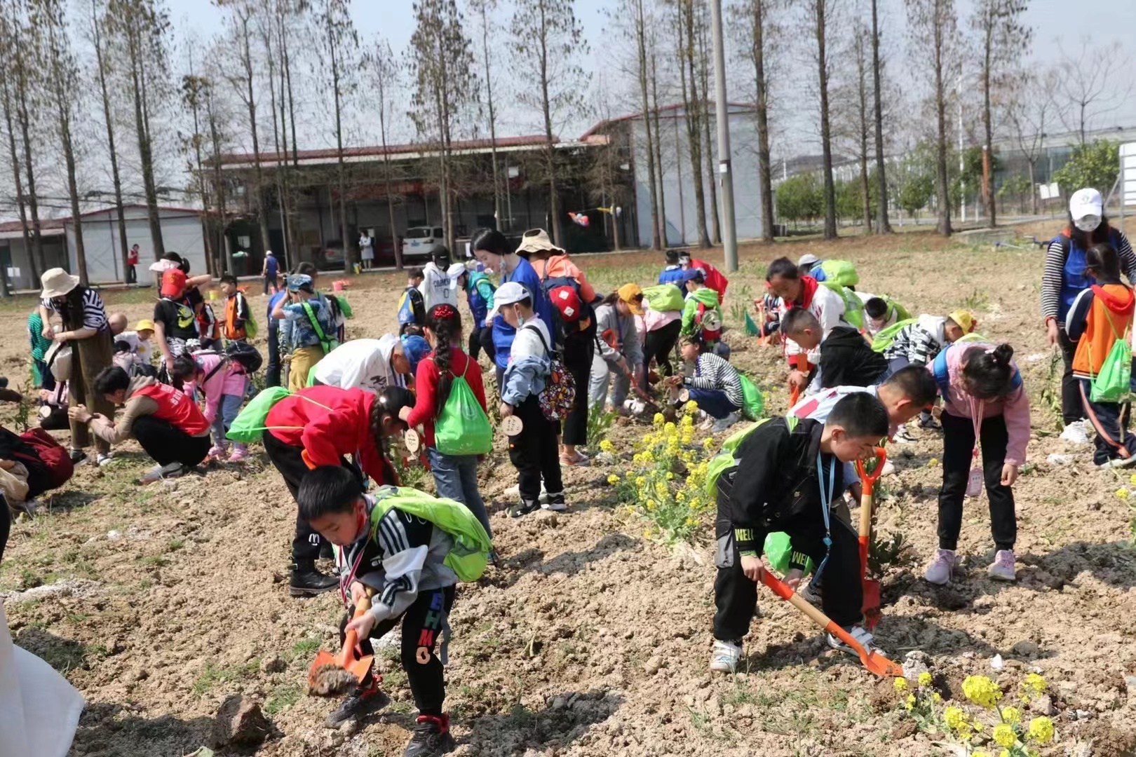 南昌小蜜蜂志工协会开展“关爱留守儿童 助力追梦少年”公益活动