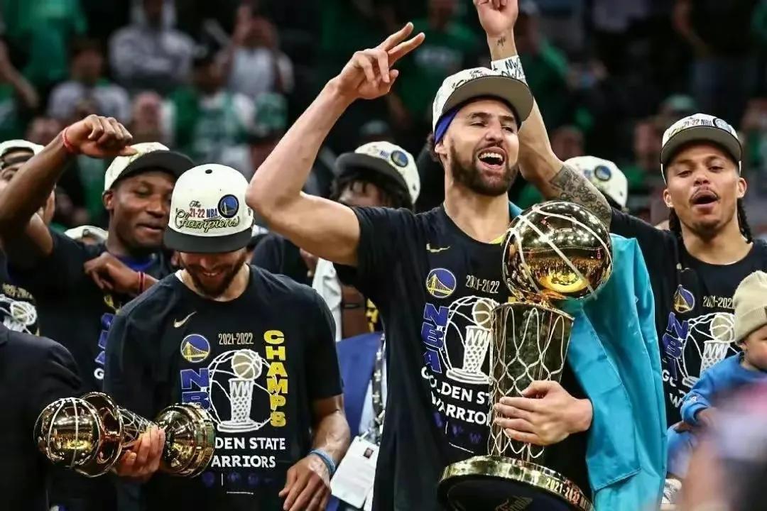 nba为什么防哈登(现役最难防的五大超级球星，库里百步穿杨，詹姆斯铜墙铁壁)