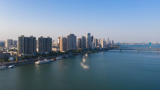 为何湖北省襄阳市如此疯狂造城，昂贵的襄阳房价与襄阳市城市格局