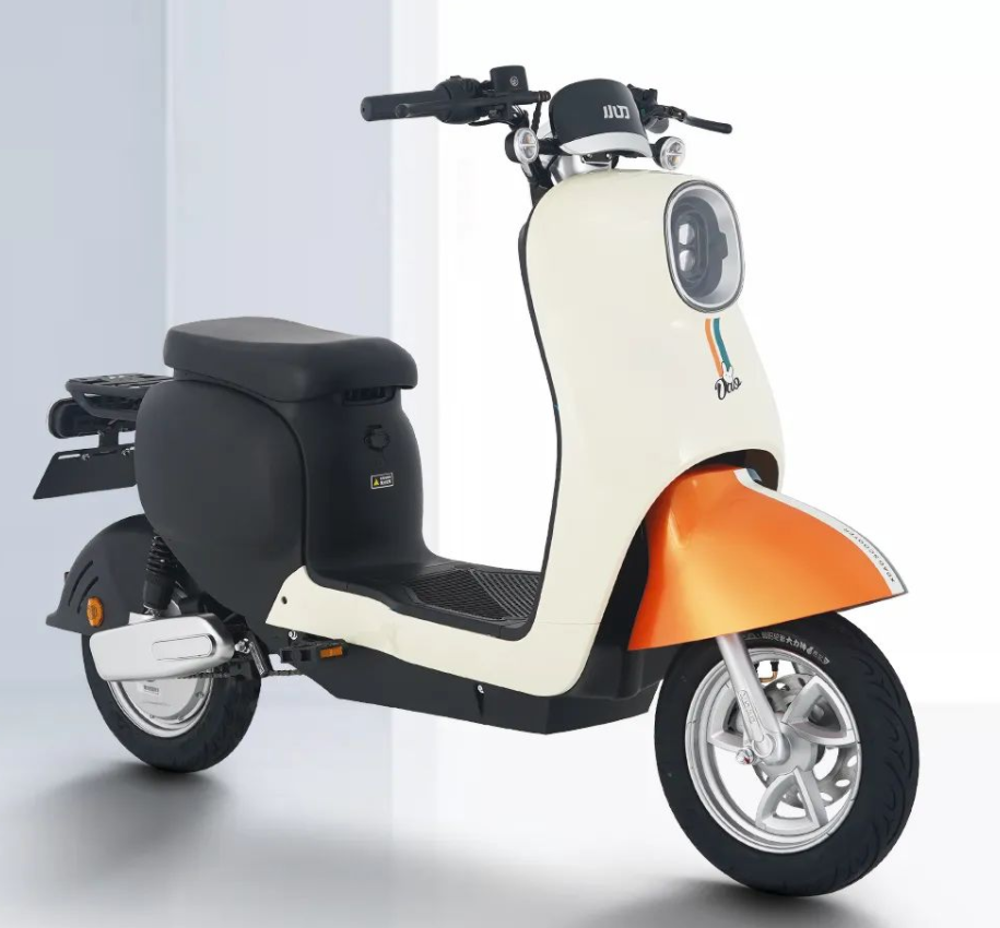 免驾照能上牌！雅迪、小刀2款高颜值国标电动车，性能一流跑得远