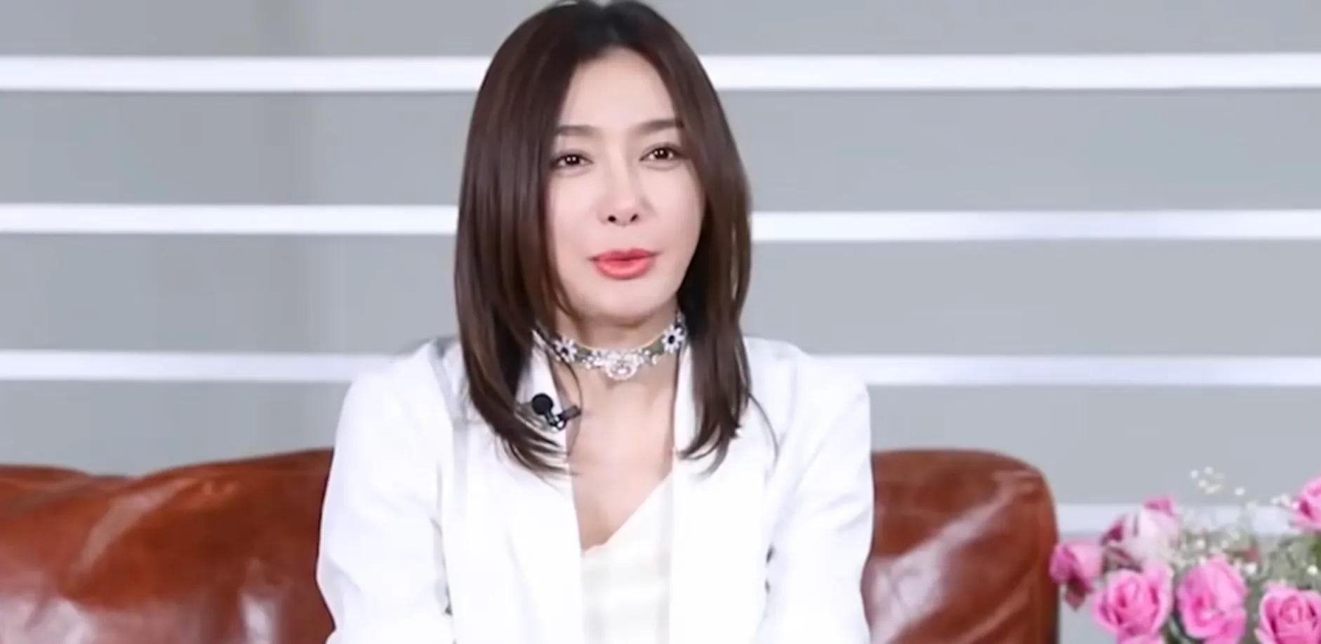 秦岚27岁年入亿元，但却为黄晓明不惜赔上千万约金，如今衣食无忧