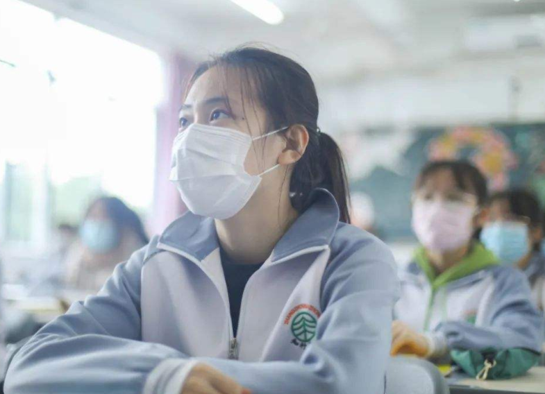 我国高中百强榜已更新，华师一附中稳坐榜首，上海中学无缘前五