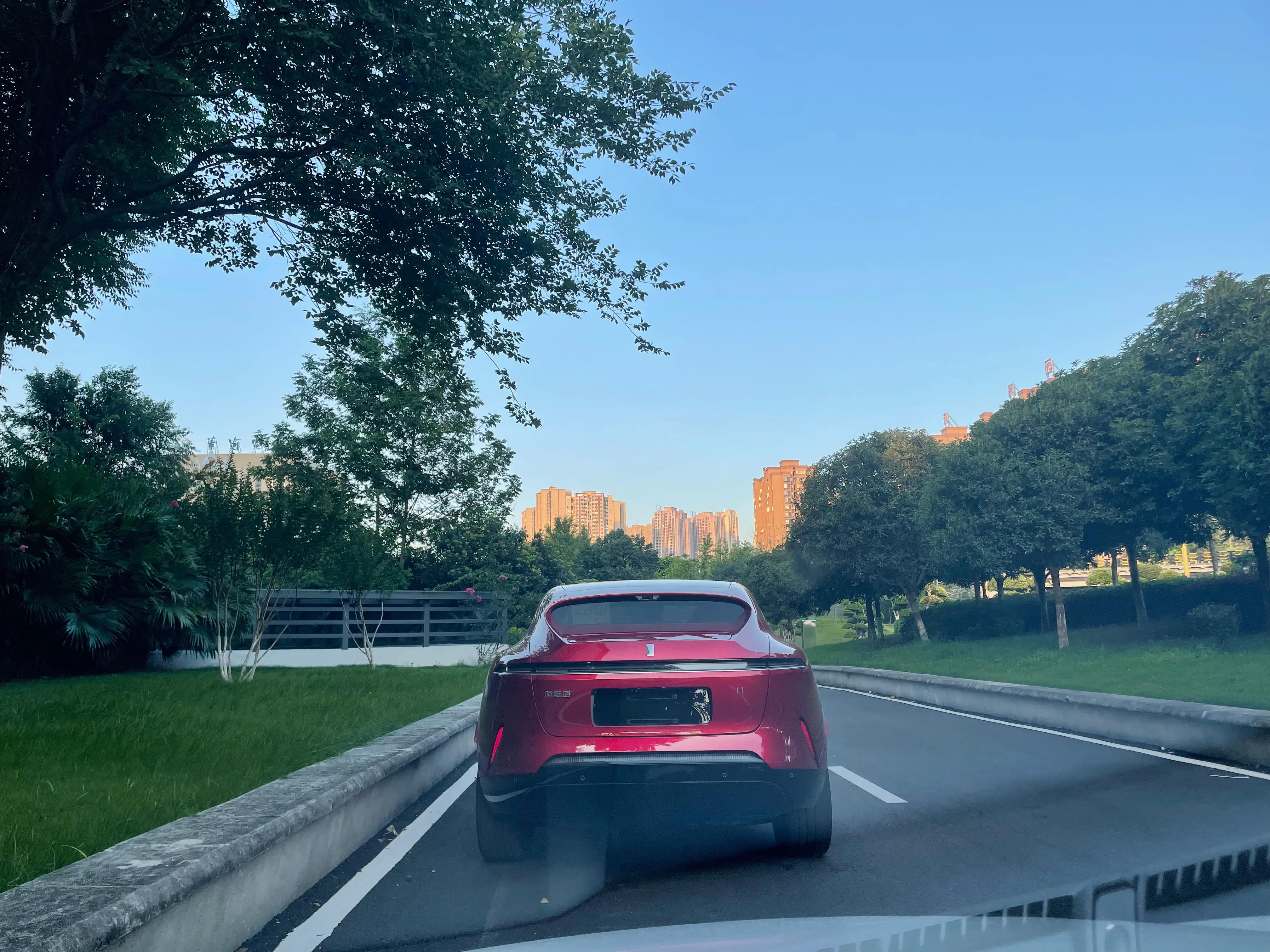 遇见背景最强的国产合伙电动车“安慰他”阿维塔