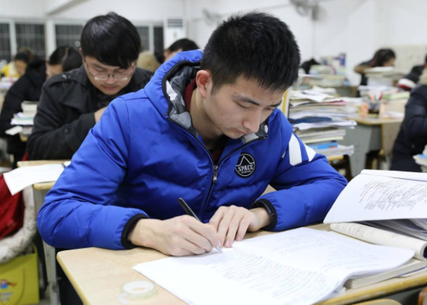 网传事业单位工资上调500？落实车补不是梦，不用再羡慕公务员了