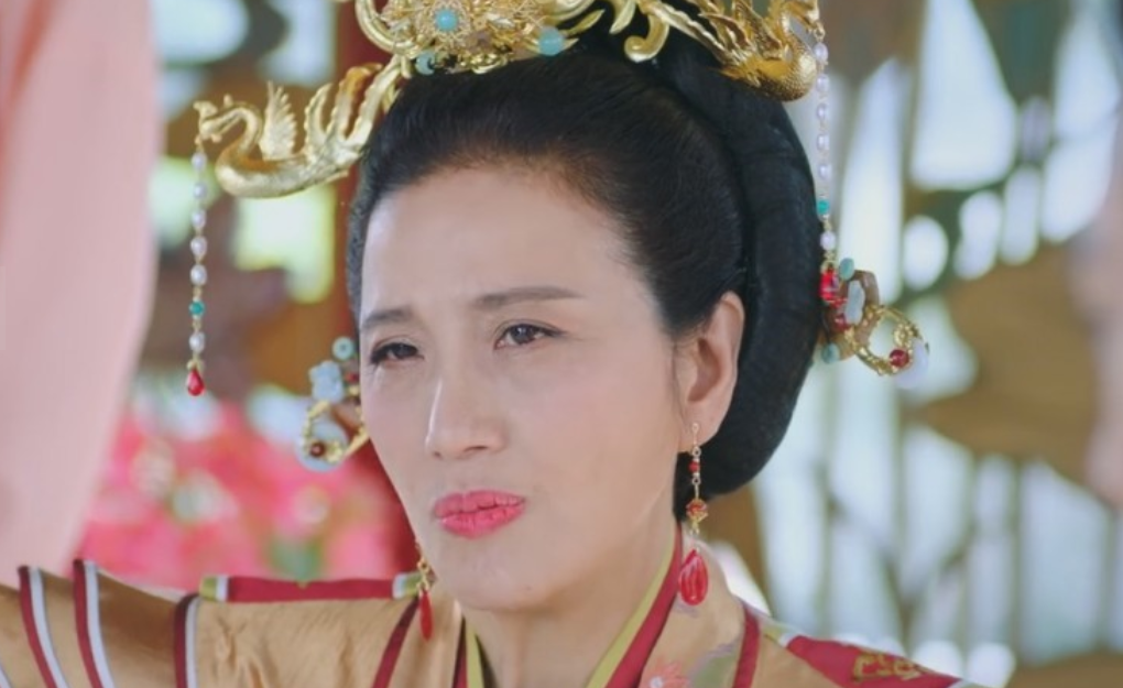 “自带苦相”的8位女星，五官凑在一起，演什么都很丧，可惜了