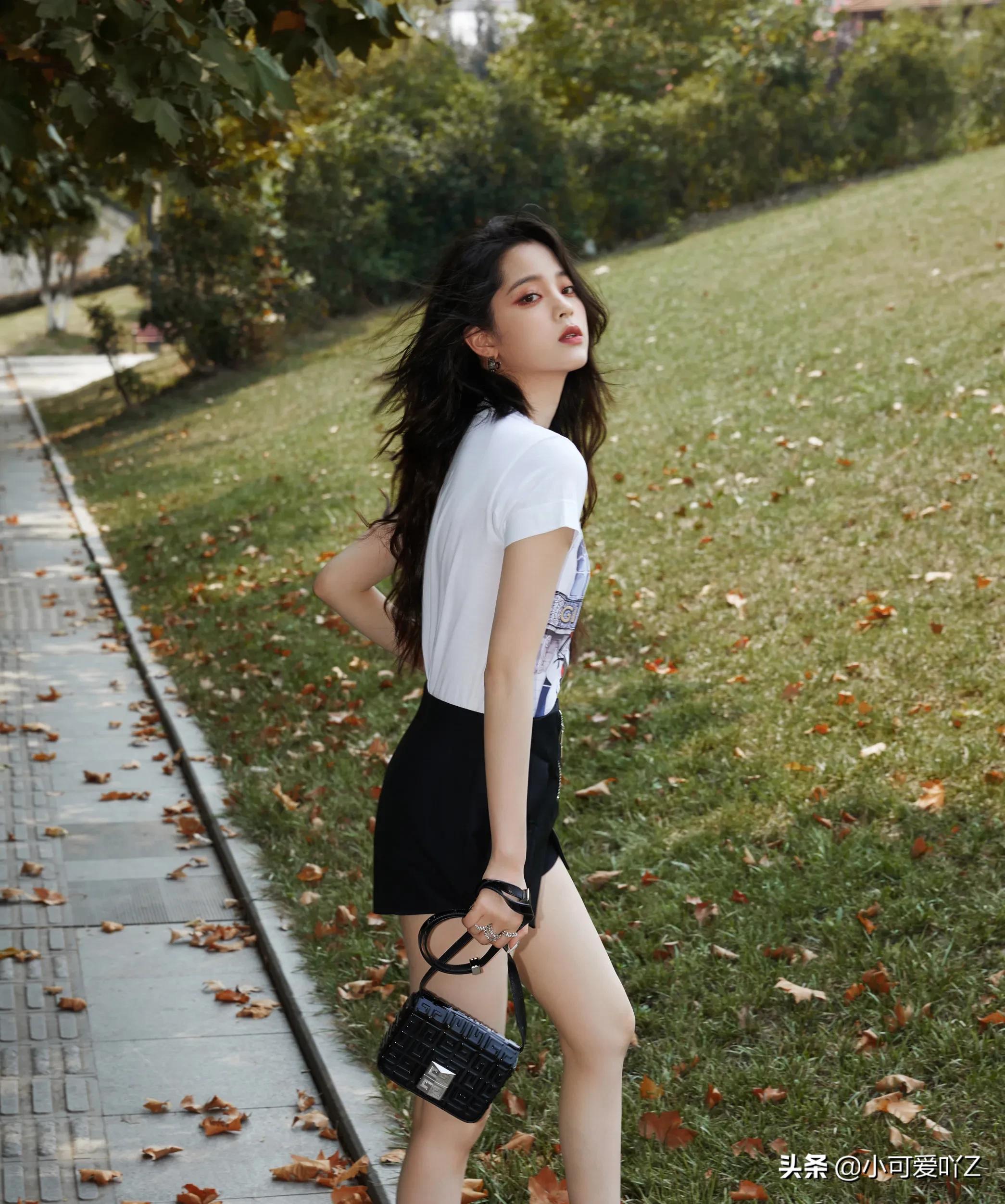 欧阳娜娜，火热的夏天，清凉酷酷的女孩