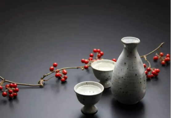 中老年人酒桌上，有這4個(gè)表現(xiàn)的人，都是“老狐貍”，千萬別輕視