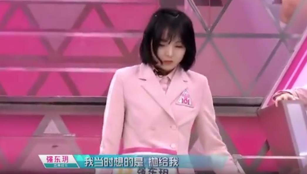 985毕业科班出身，实力不俗被称小邓紫棋，因生病变丑遭外貌羞辱