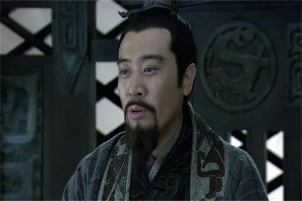 张飞只顾逃跑忘带嫂子，事后刘备说一句话，如今竟成兄弟义气名言