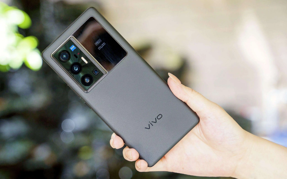 天玑9000 骁龙8 gen1 imx866,3000元左右,就能买到这3款高端手机