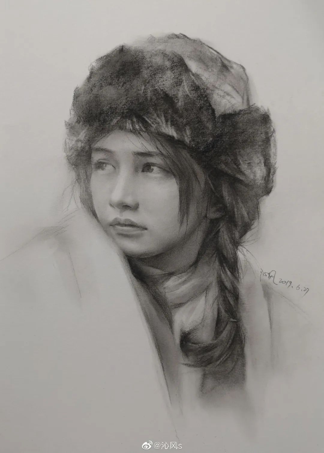 画皮画骨难画魂，她用木炭把明星画活了，王一博鞠婧祎眼神看醉了