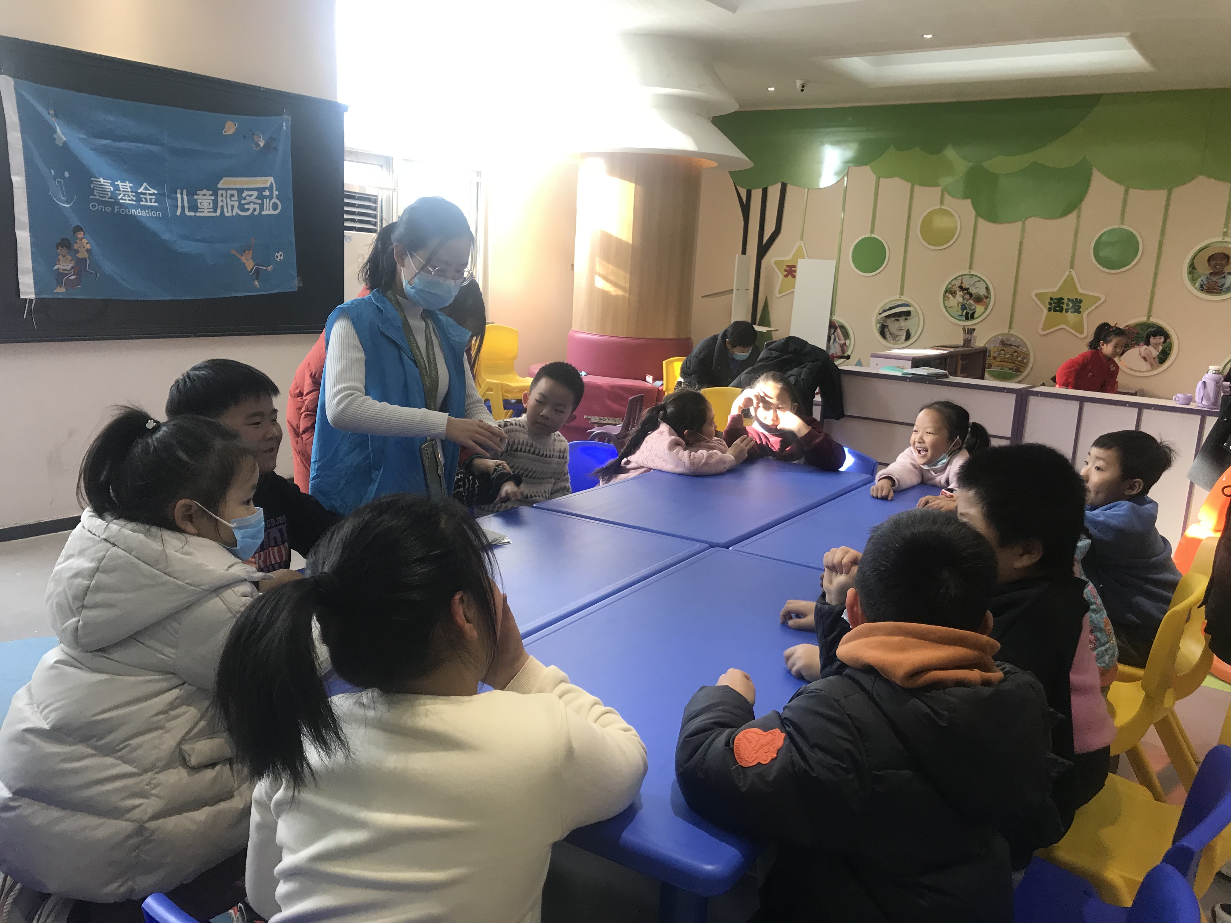巧手拼装汉字感受文化魅力 壹基金儿童服务站1157号大庙村 育儿宝典 闲阅网