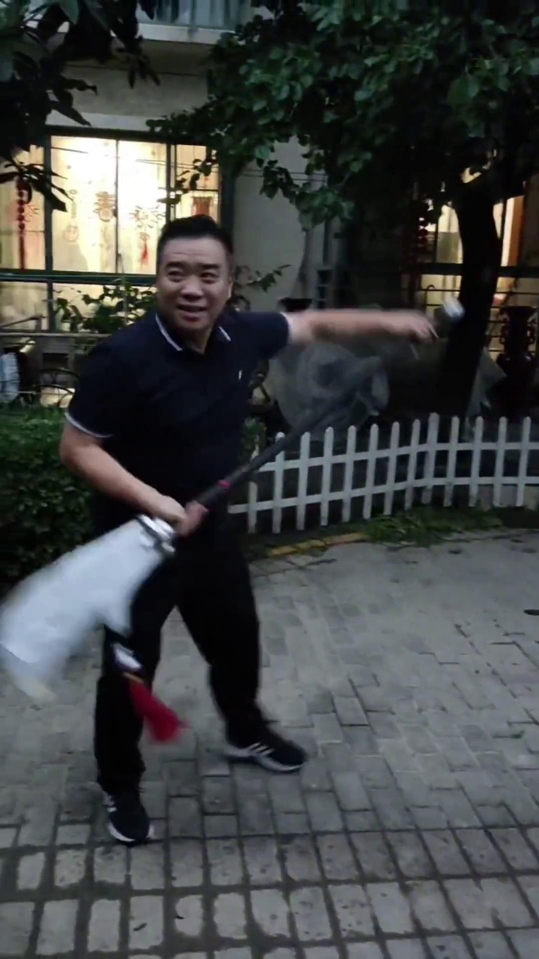 戏剧演员汪珂突发心脏病去世，终年54岁，系刘忠河大女婿及接班人