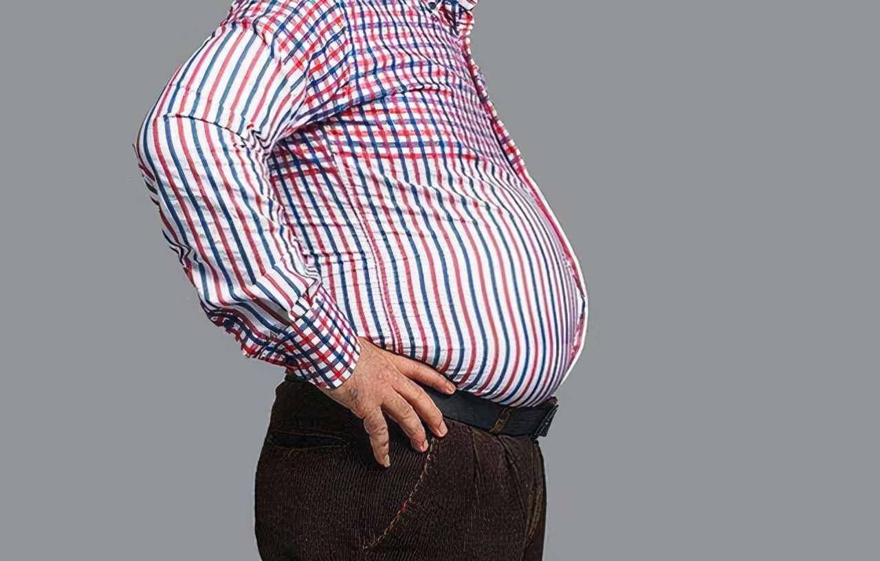 反应男性衰老的标志是什么？“1臭2大2小”，男性要有所了解