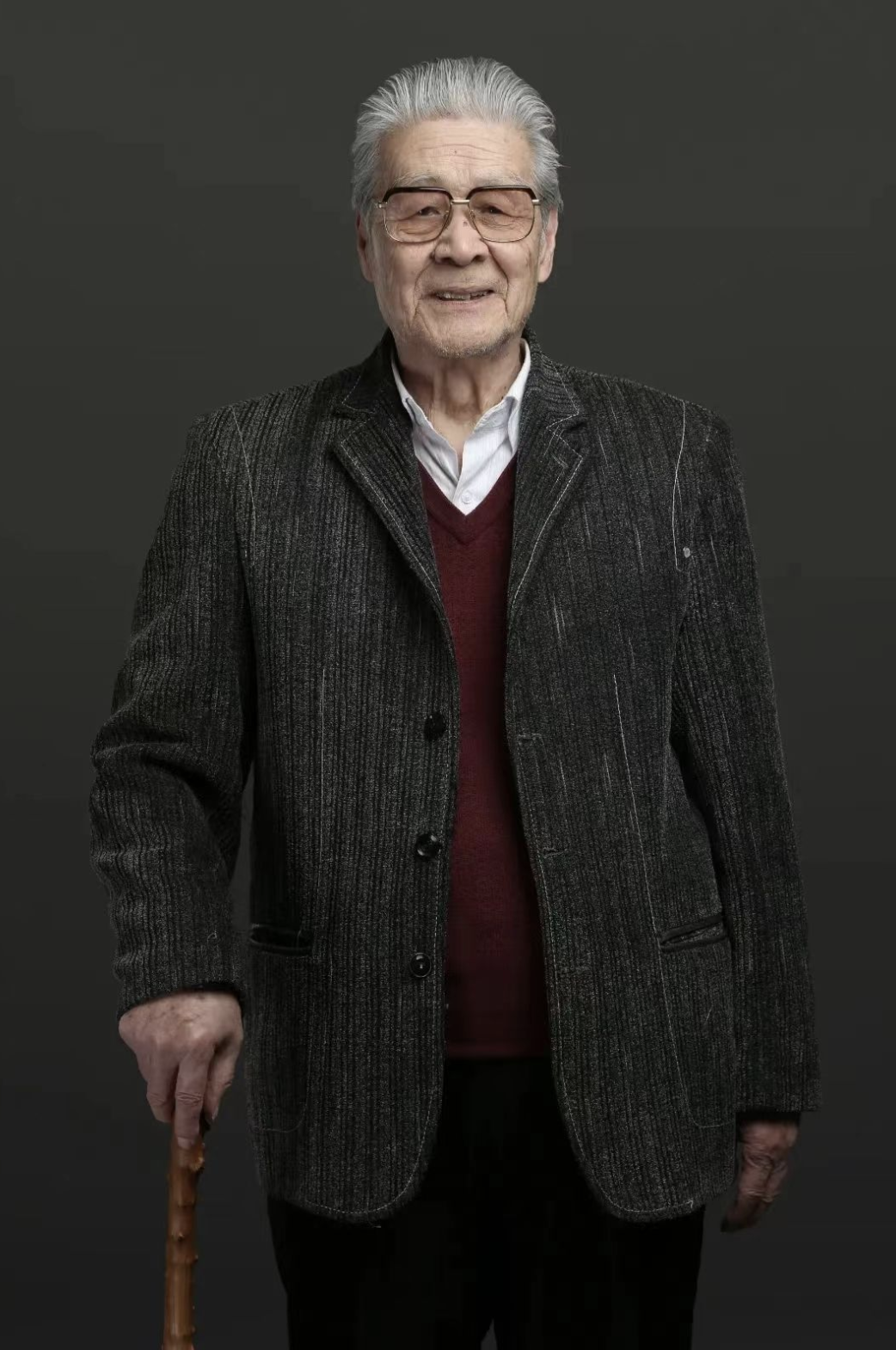 仅仅11天，就有12位名人接连离世，一天失去2位艺术家，最大95岁