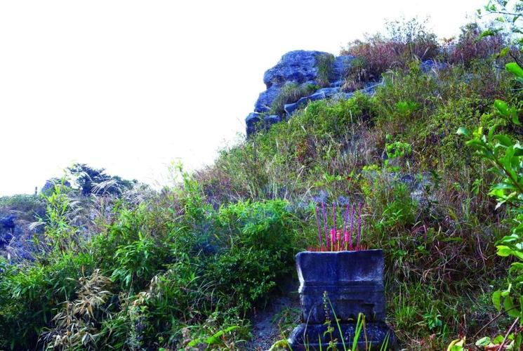 孙悟空墓地(考古发现“齐天大圣墓”，还找到“定海神针”，孙悟空不是传说？)