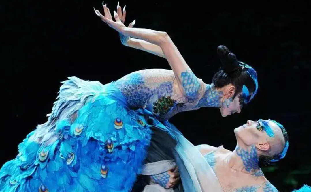 46岁“巨婴”郭冷：除了跳舞，连衣服都不会洗，年入百万无人敢嫁