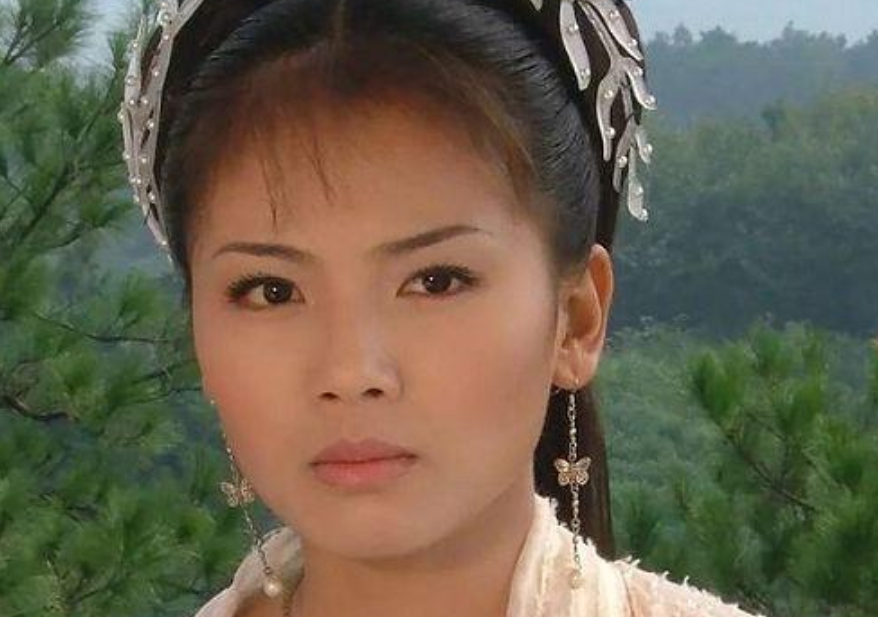 “自带苦相”的8位女星，五官凑在一起，演什么都很丧，可惜了