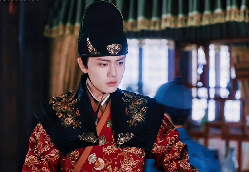 穿飞鱼服我只服这11位男星！穿上后个个化身为万人迷，霸气侧漏