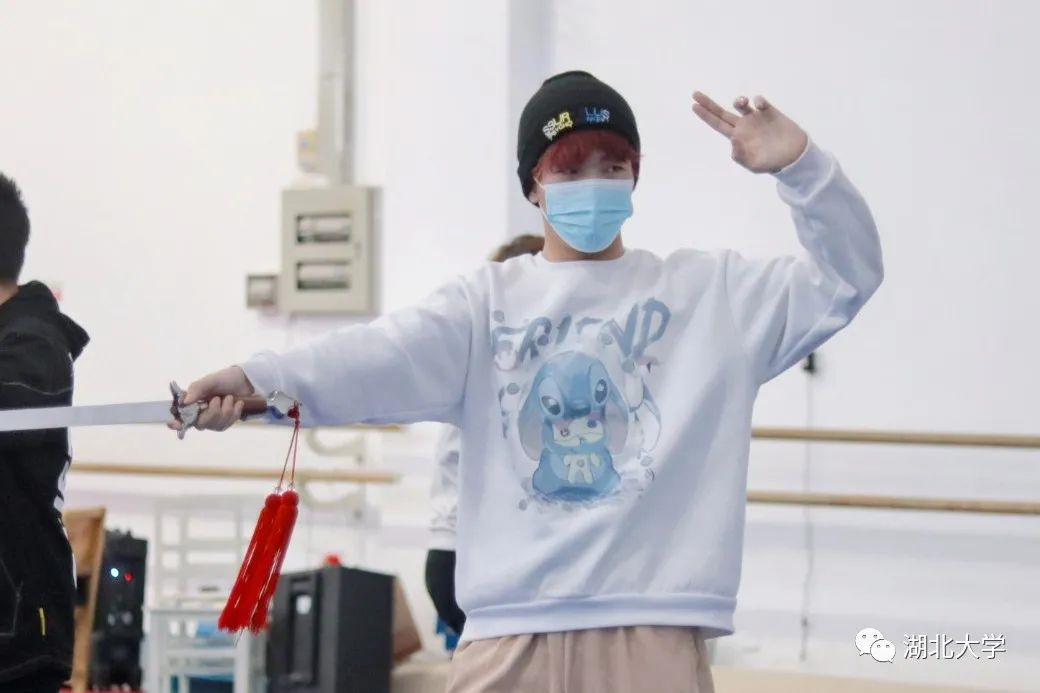 大学课程：品酒、爬树、陶艺、太极剑、飞镖、陕北秧歌...羡慕了