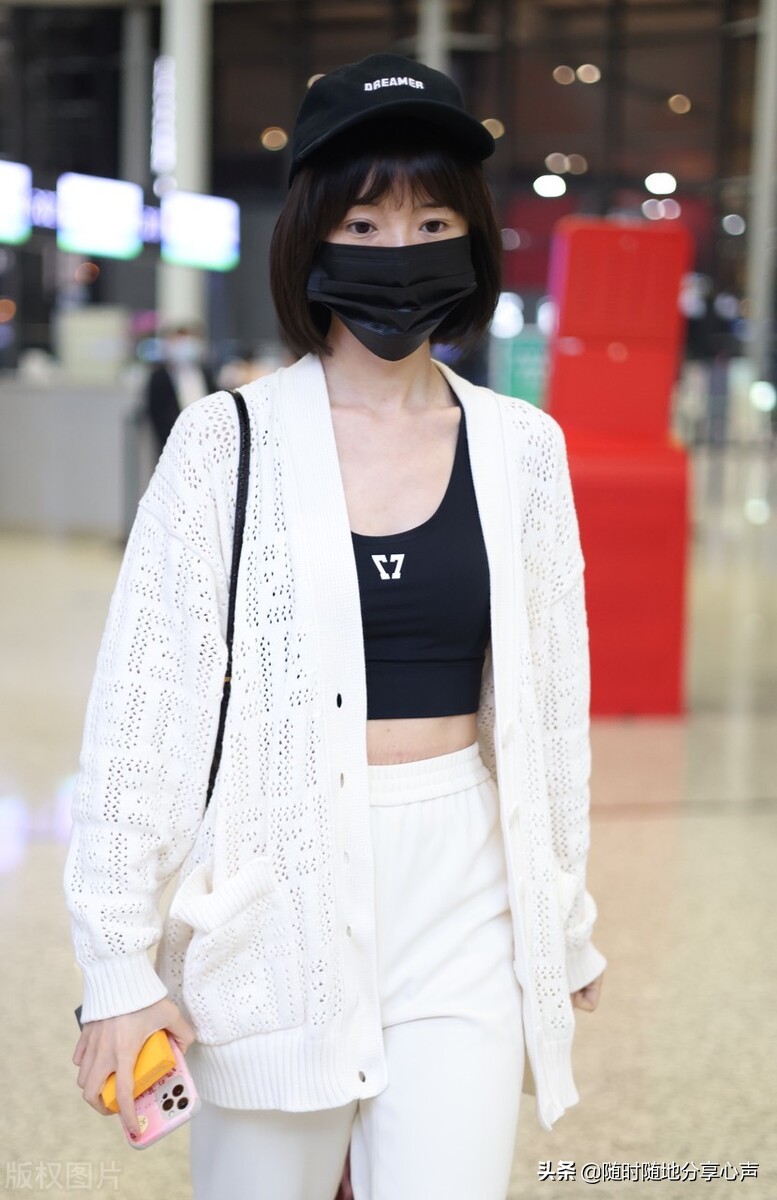 毛晓彤穿搭风格独特