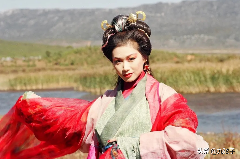 放弃养子才能披上婚纱，52岁的张慧仪宁可单身地活着