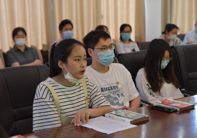 00后大学生简历走红，毕业生很勇敢，面试官看完竟不知该如何是好