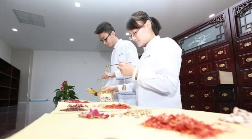 医学类专业就业前景排名更新，榜首叫人眼前一亮，临床医学仅第4