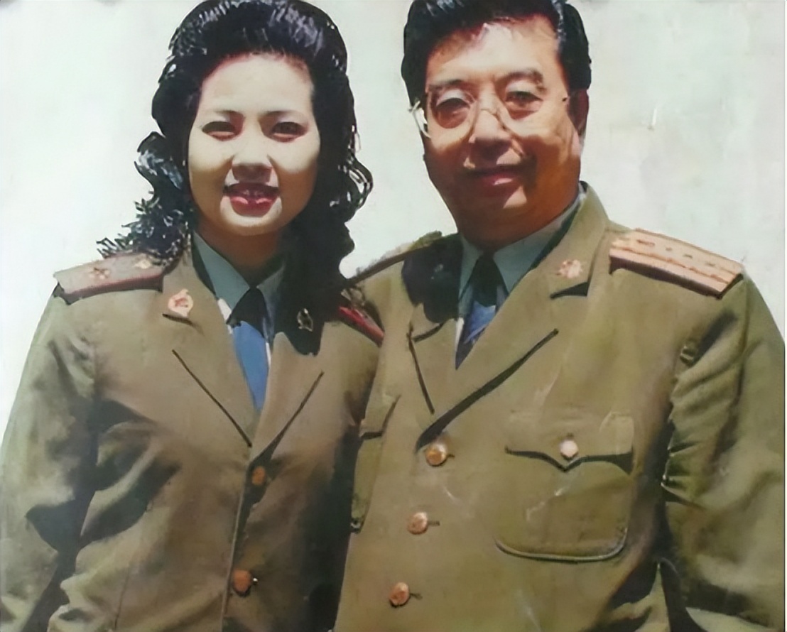 李双江长子李贺：弟弟李天一入狱后，他不计前嫌照顾父亲和继母