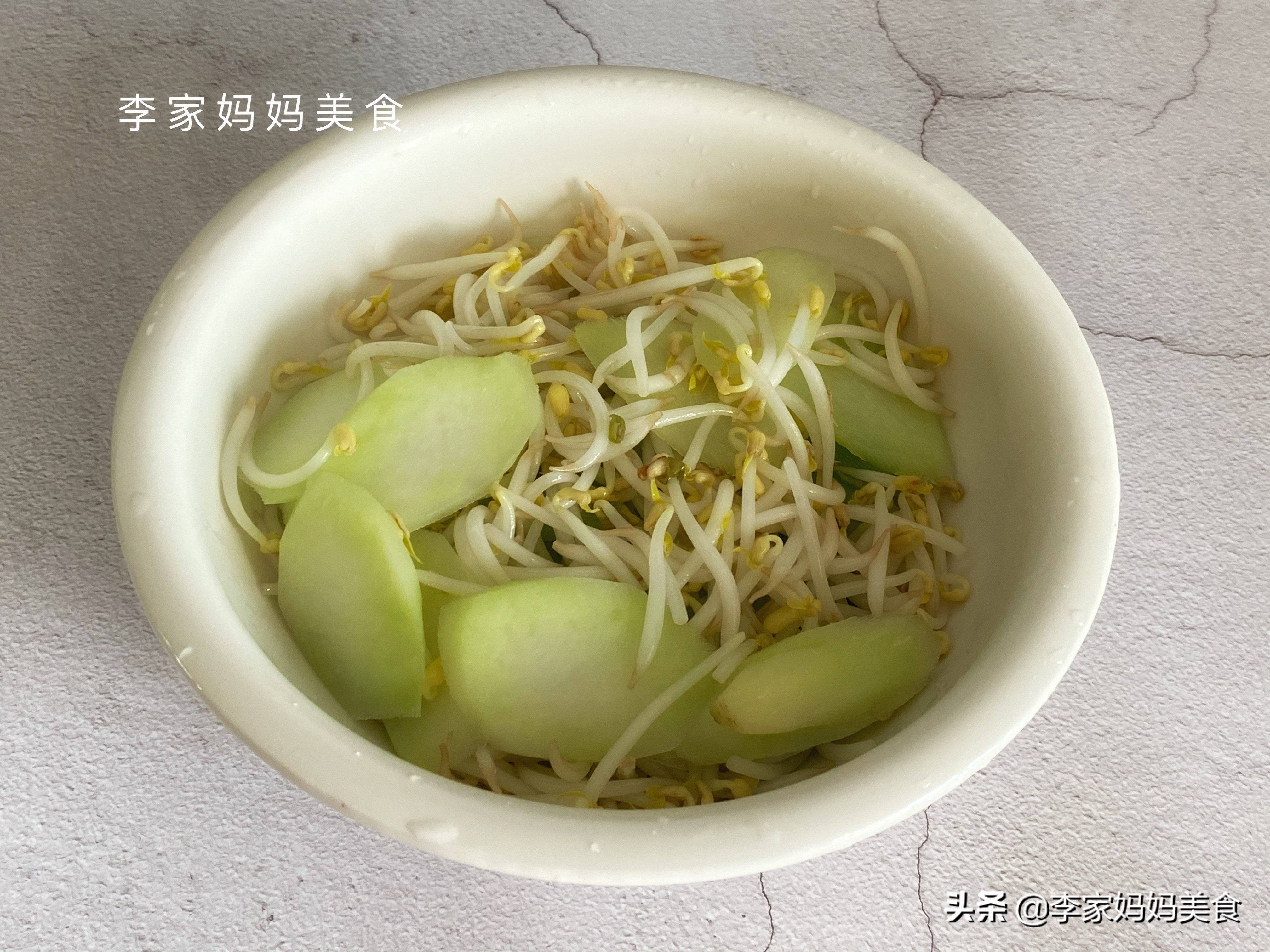 煮牛肉，别急着下锅，多做2步，肉嫩汤鲜无腥味，营养又解馋