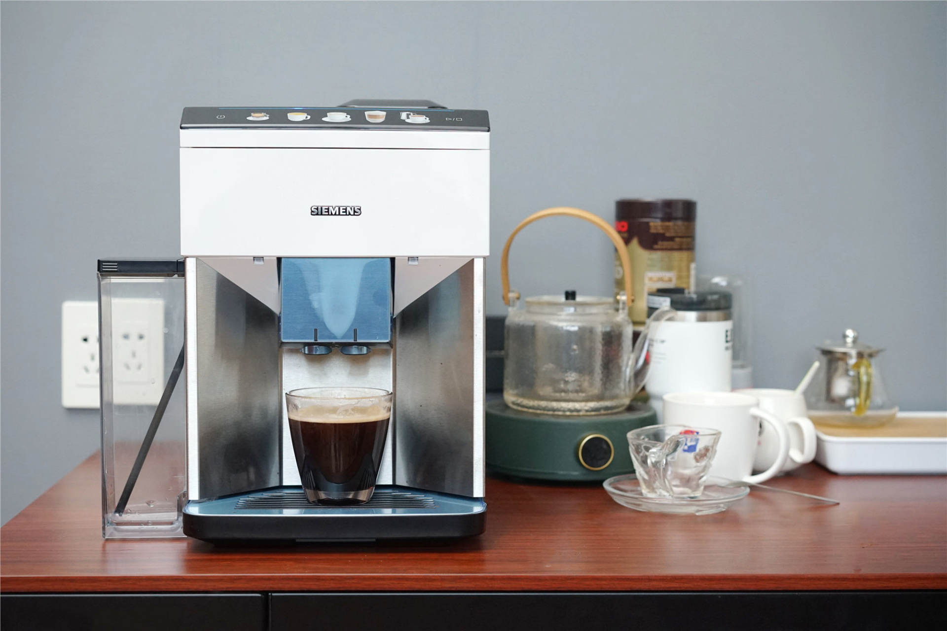 小白也能制作品质咖啡：简单易用的西门子EQ.500全自动咖啡机体验