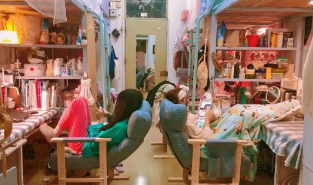 大学生宿舍“神操作”，一个比一个优秀，网友：宿舍果然卧虎藏龙