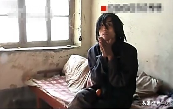 故事：山东学生遭遇“校园暴力”后精神分裂，被父母用铁链锁3年