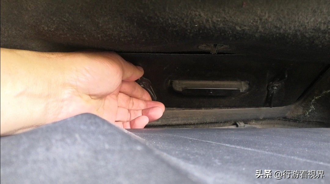 2022年五一之前，58168公里時(shí)候我給愛(ài)車(chē)更換空調(diào)濾芯，全程DIY