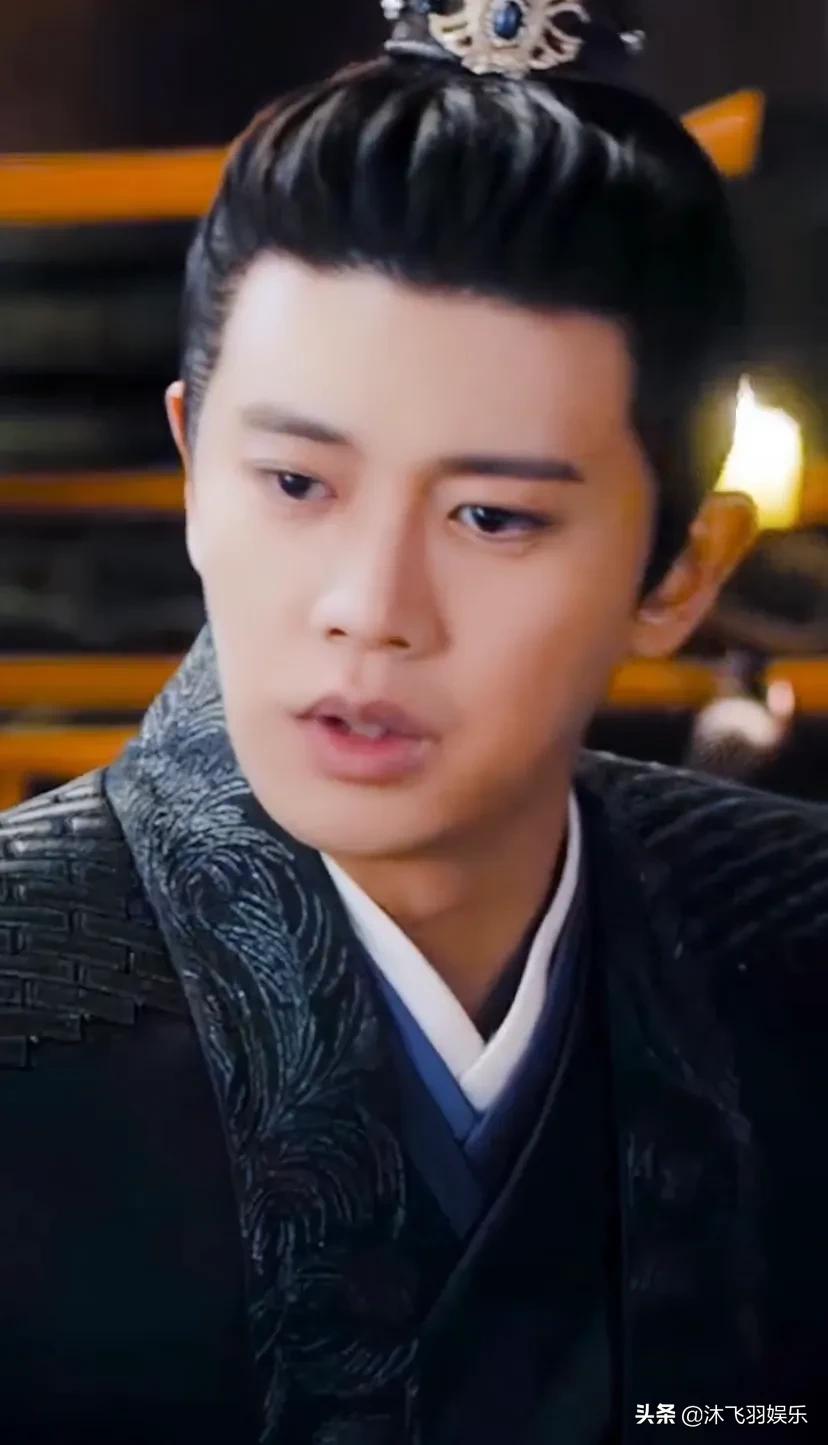 同一演员呆萌鱼霸气尊主和小南辰王的反差感，任嘉伦国超太会演了