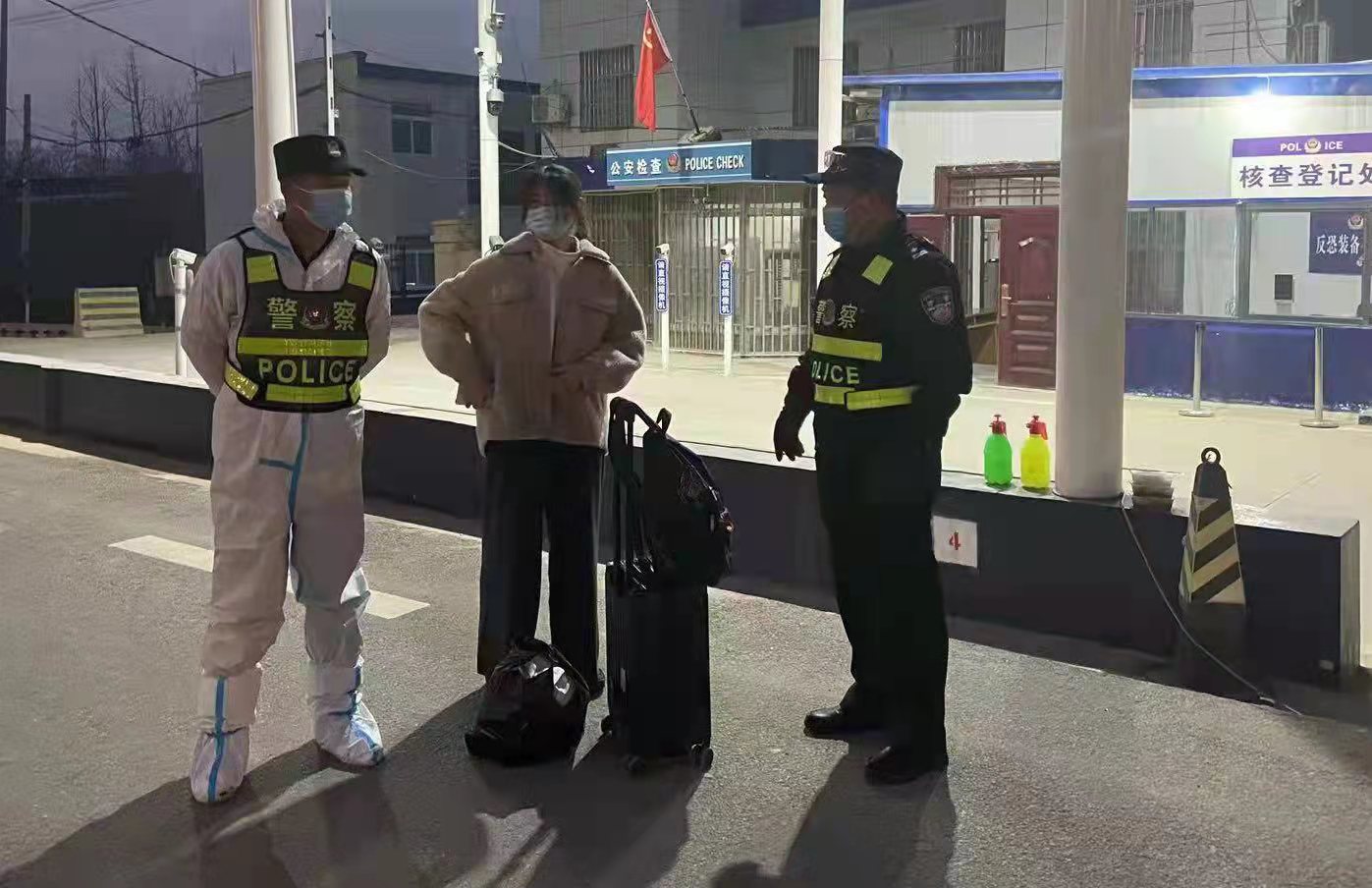 西安临潼公安：疫情之前显初心 服务群众暖民心
