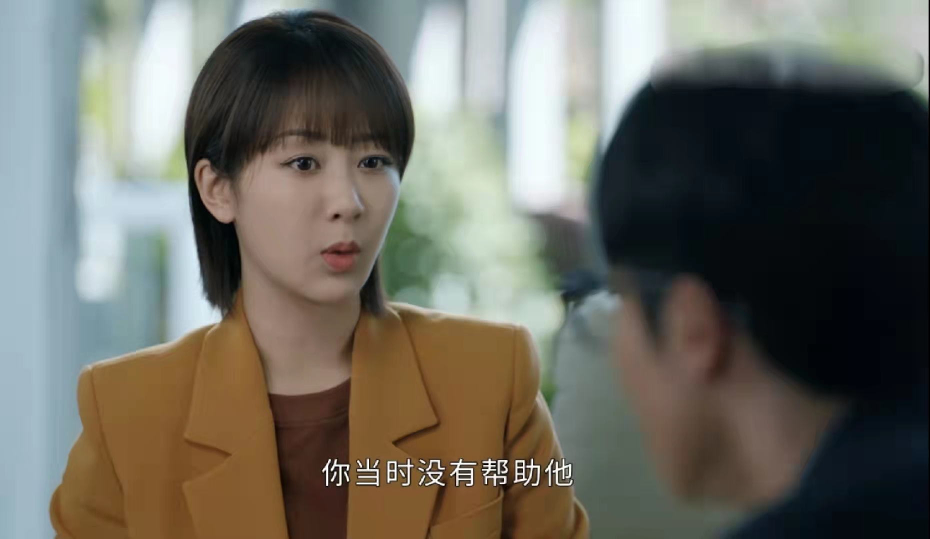 敏感如我，一言一行皆牵动心弦，细微之处尽显脆弱与细腻。