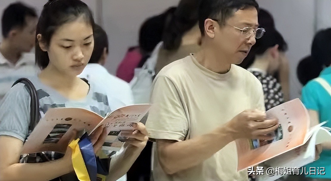 选科目有门道，2022新高考物理化被“捆绑”，有门学科成“鸡肋”